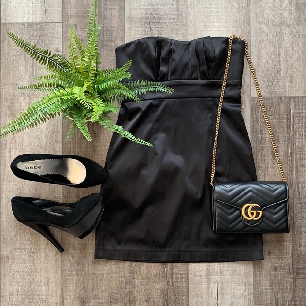 STRAPLESS DRESS